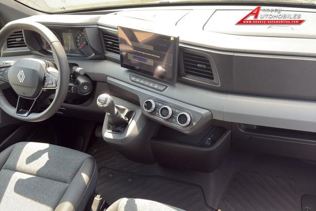 Renault Master image 2