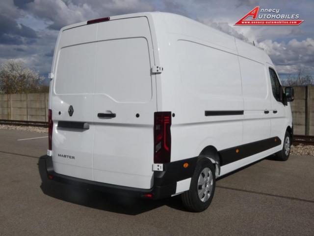 Renault Master image 2