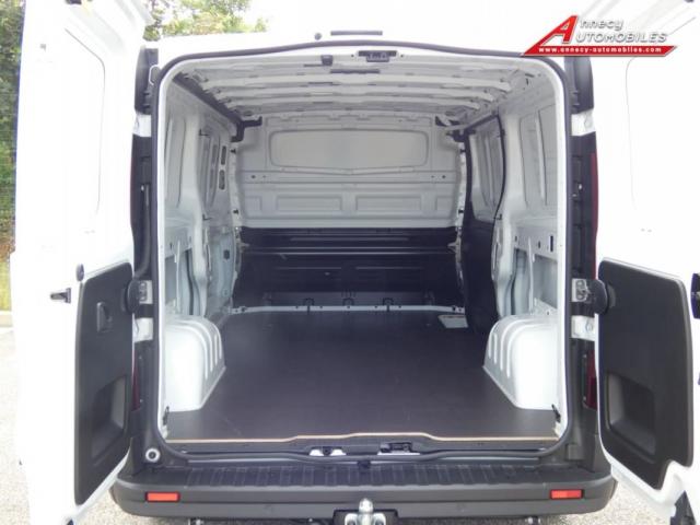 Renault Trafic image 8