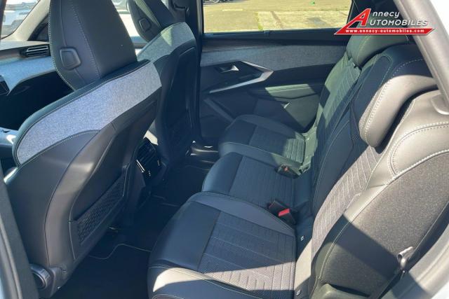 Peugeot 5008 image 1
