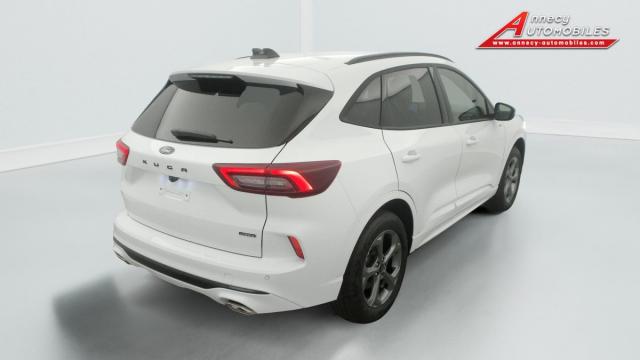 Ford Kuga image 1