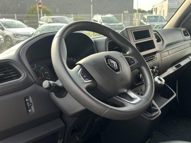 Renault Master image 2