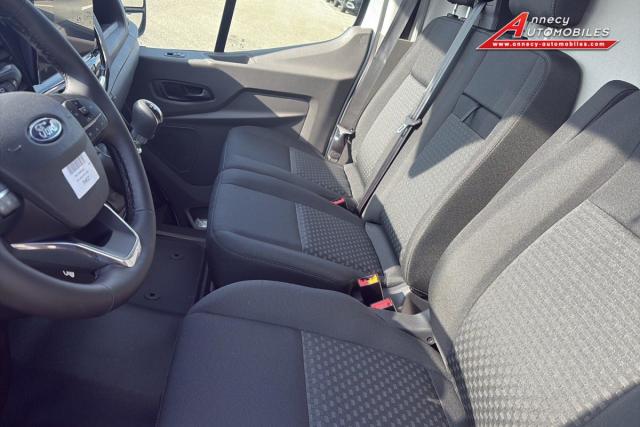 Ford Transit image 3