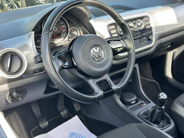 Volkswagen Up! image 8