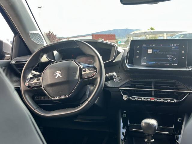 Peugeot 208 image 2