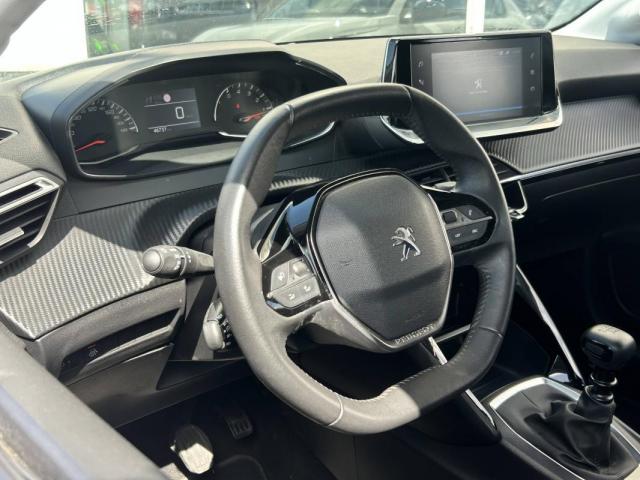 Peugeot 208 image 8