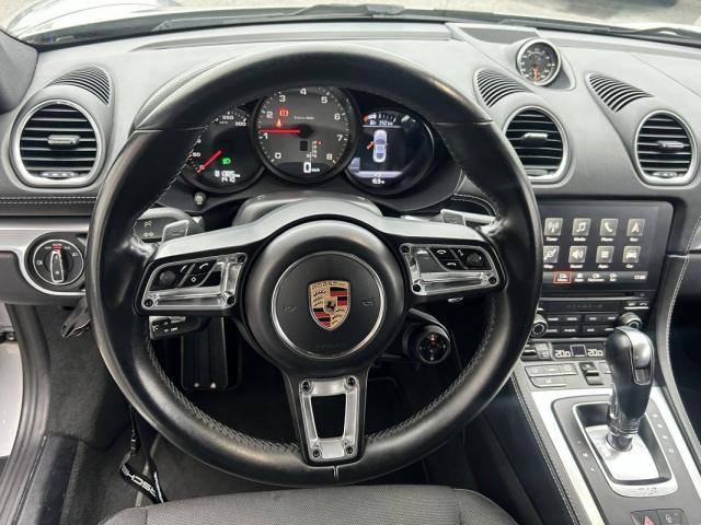 Porsche 718 Cayman image 5