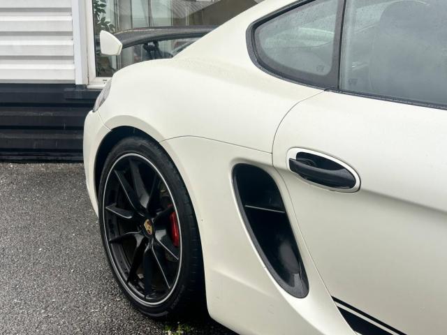 Porsche Cayman image 9