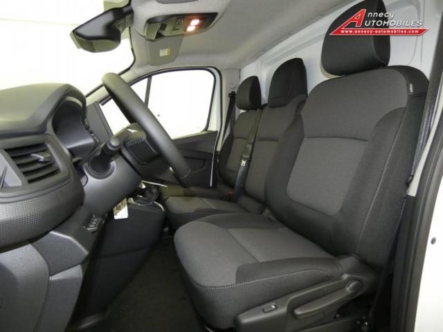 Renault Trafic image 2