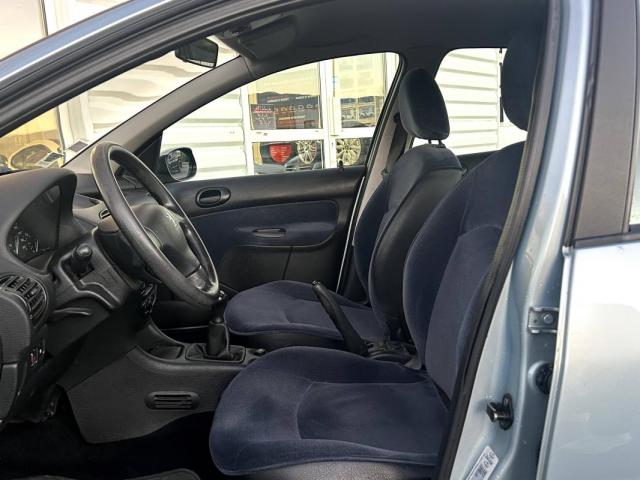 Peugeot 206 image 3