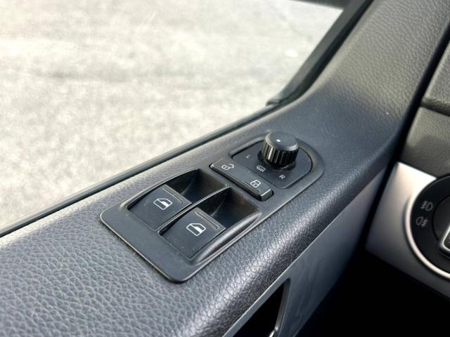 Volkswagen Multivan image 1