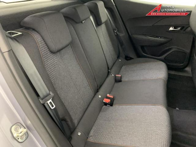 Peugeot 2008 image 8