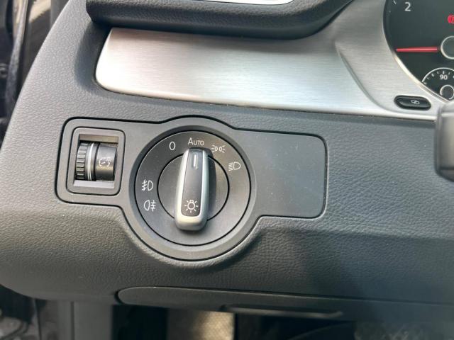 Volkswagen Passat image 7