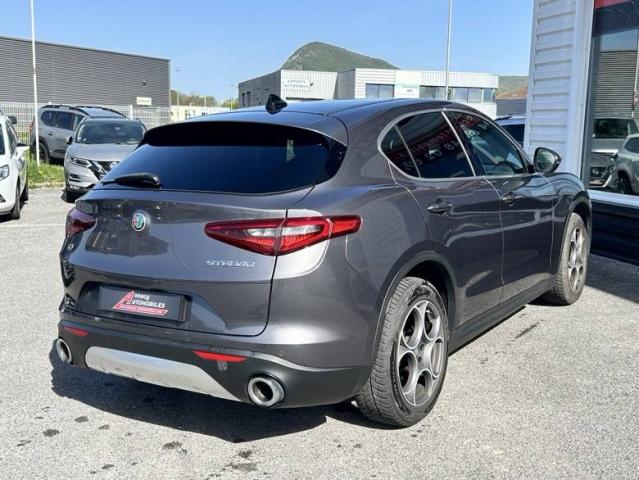 Alfa Romeo Stelvio image 8