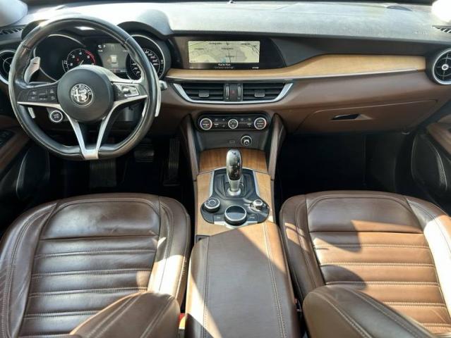 Alfa Romeo Stelvio image 1