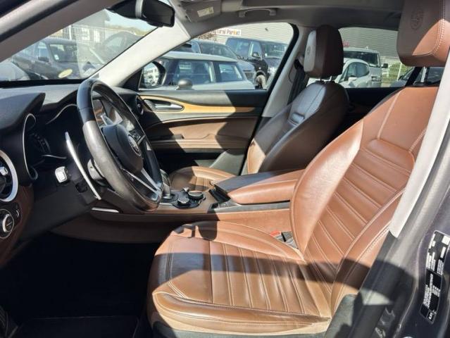 Alfa Romeo Stelvio image 4