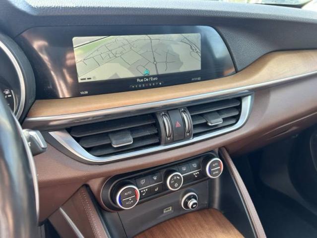 Alfa Romeo Stelvio image 7