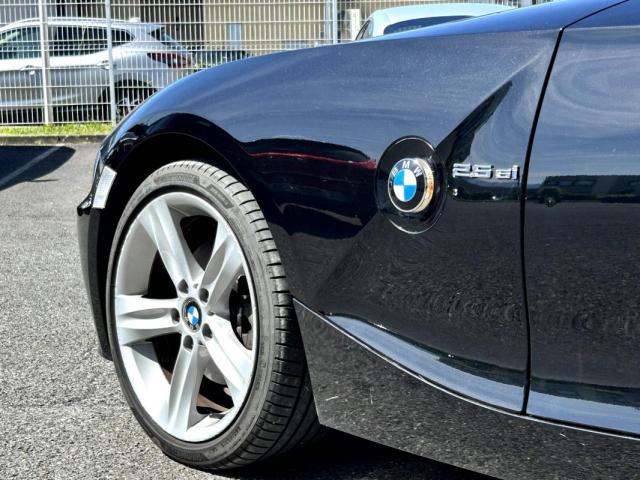 Bmw Z4 image 2