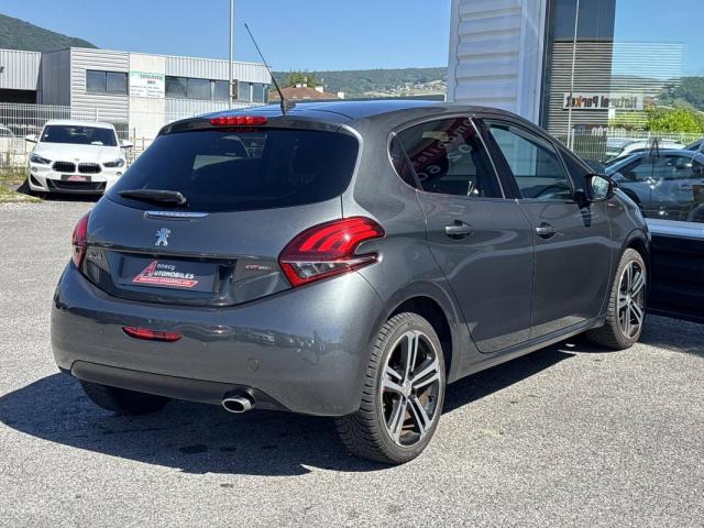 Peugeot 208 image 8
