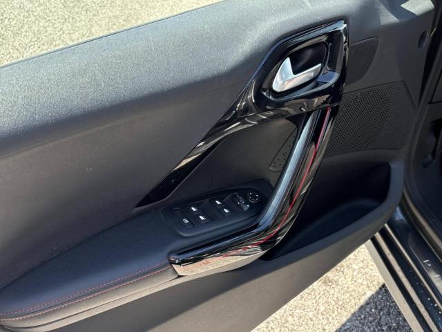 Peugeot 208 image 9