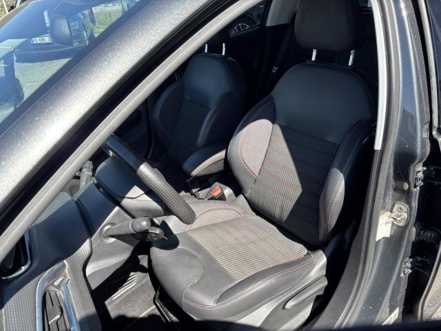 Peugeot 208 image 6