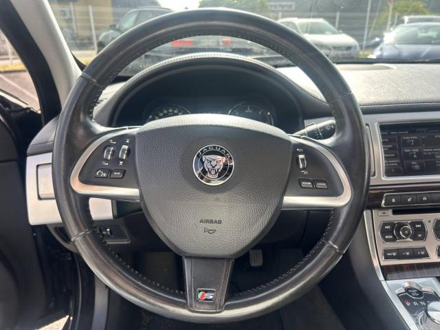 Jaguar Xf image 8