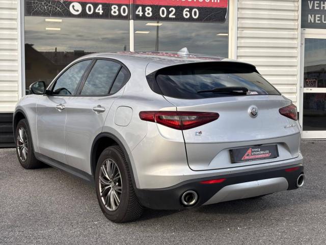 Alfa Romeo Stelvio image 5