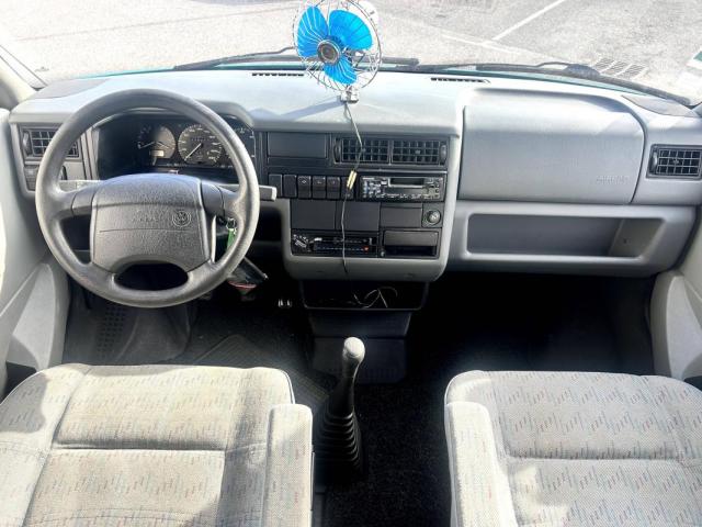 Volkswagen Transporter image 7