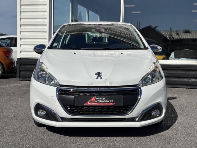 Peugeot 208 image 1