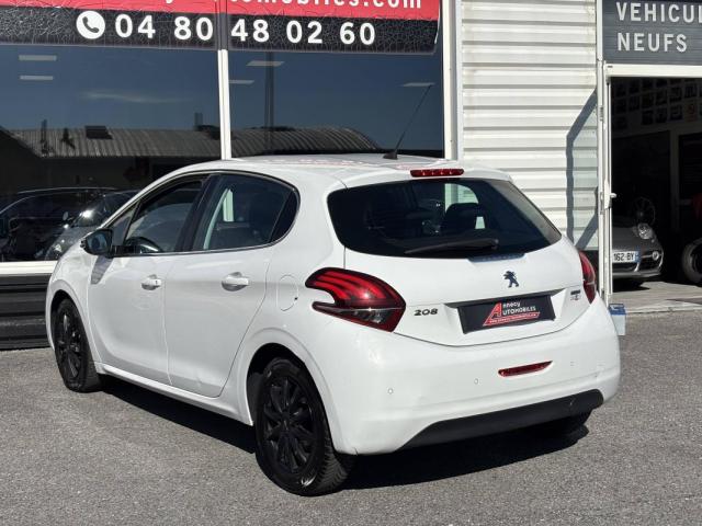 Peugeot 208 image 3
