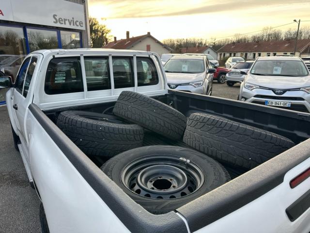 Toyota Hilux image 3
