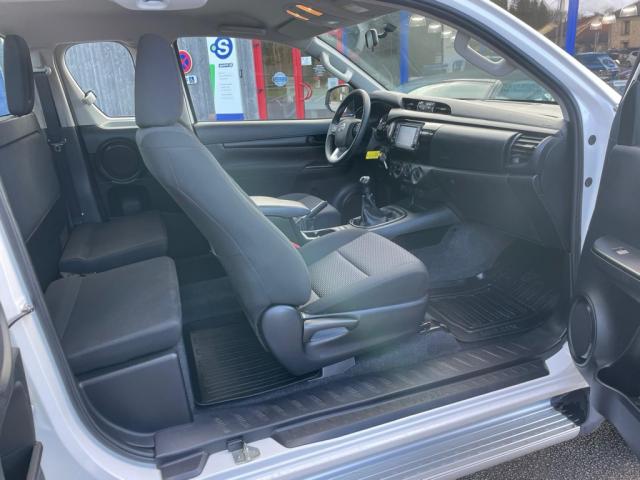 Toyota Hilux image 4