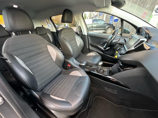 Peugeot 2008 image 9