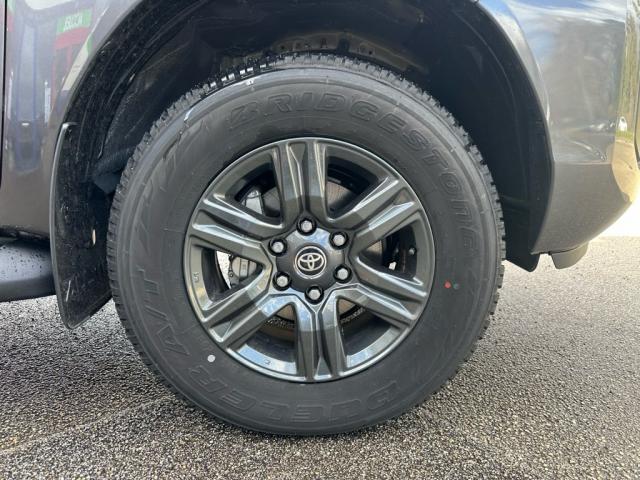 Toyota Hilux image 1