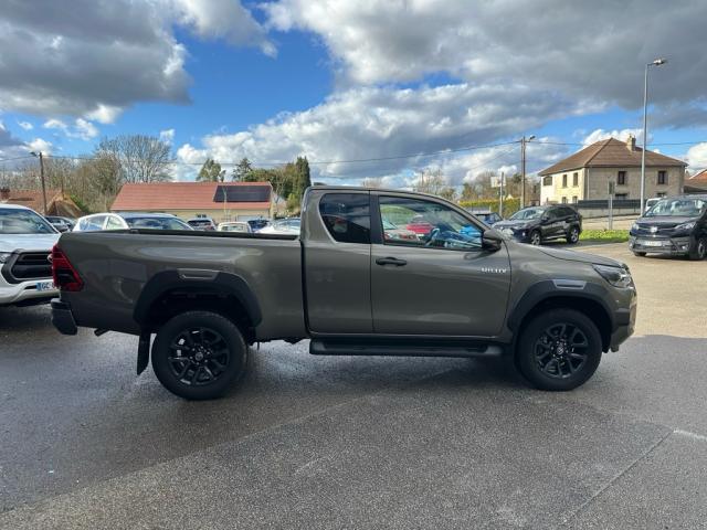 Toyota Hilux image 9