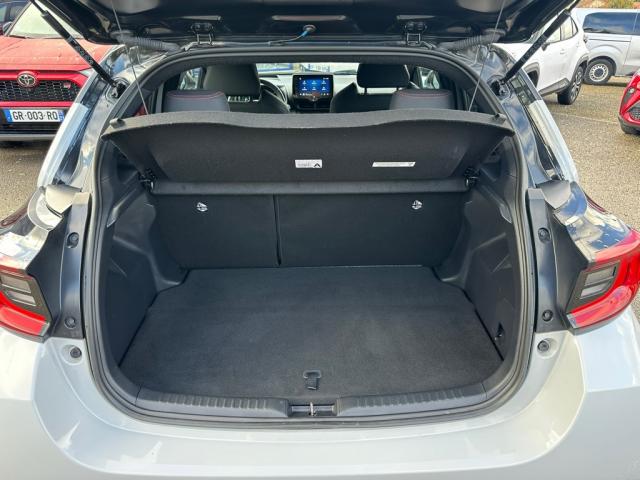 Toyota Yaris image 2