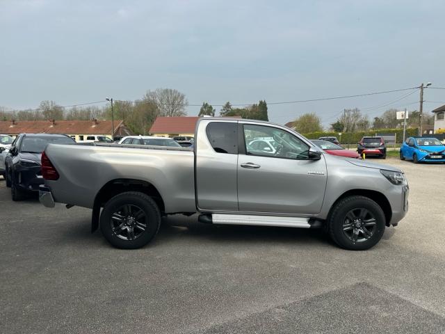 Toyota Hilux image 9