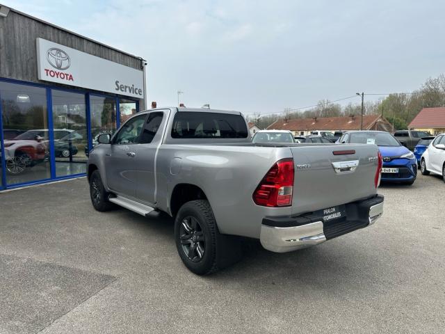 Toyota Hilux image 1