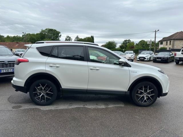 Toyota Rav4 image 8
