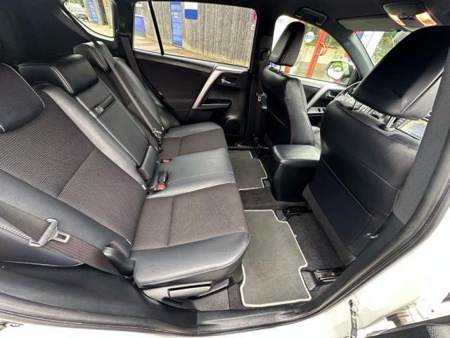 Toyota Rav4 image 5