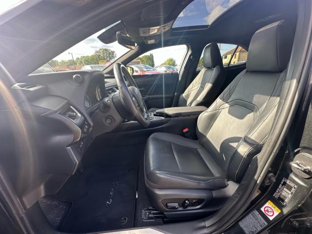Lexus Ux image 1