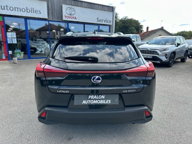 Lexus Ux image 5