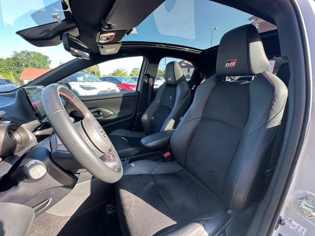 Toyota Yaris image 2
