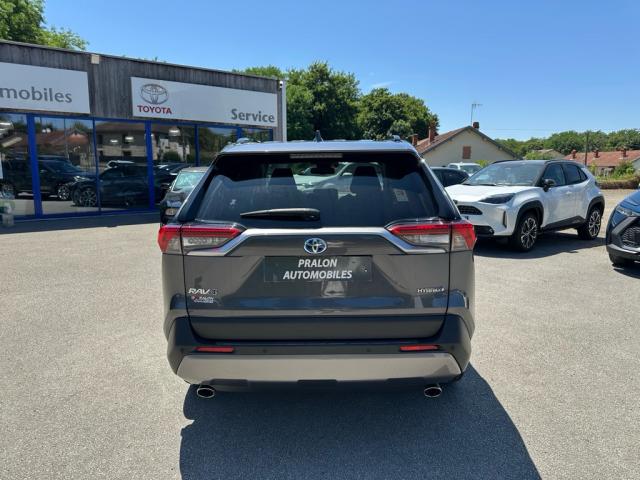 Toyota Rav4 image 8