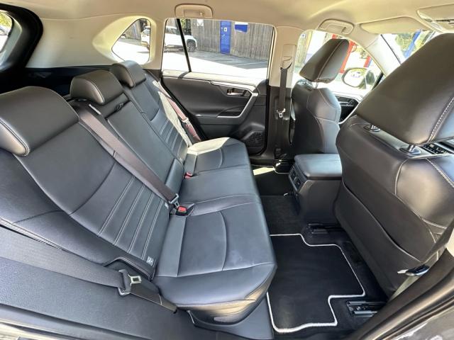 Toyota Rav4 image 2