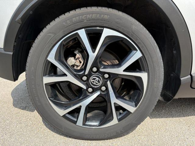 Toyota C-Hr image 6