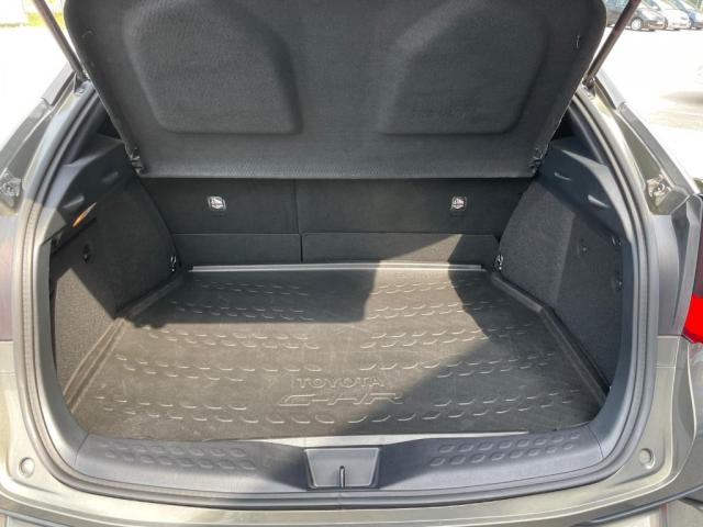 Toyota C-Hr image 2