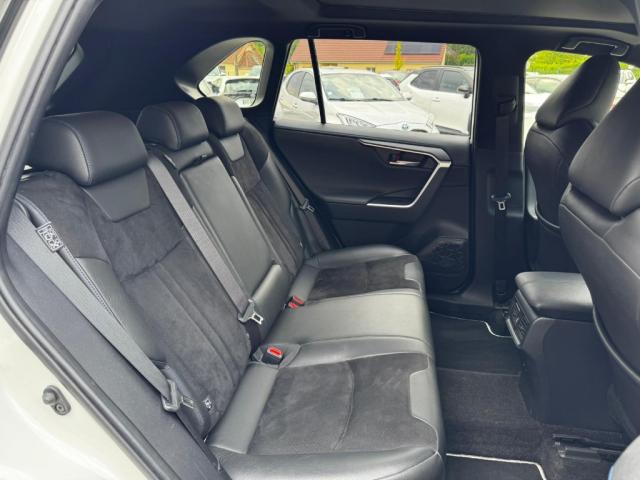 Toyota Rav4 image 8