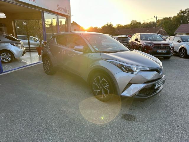 Toyota C-Hr image 9