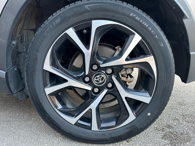 Toyota C-Hr image 1